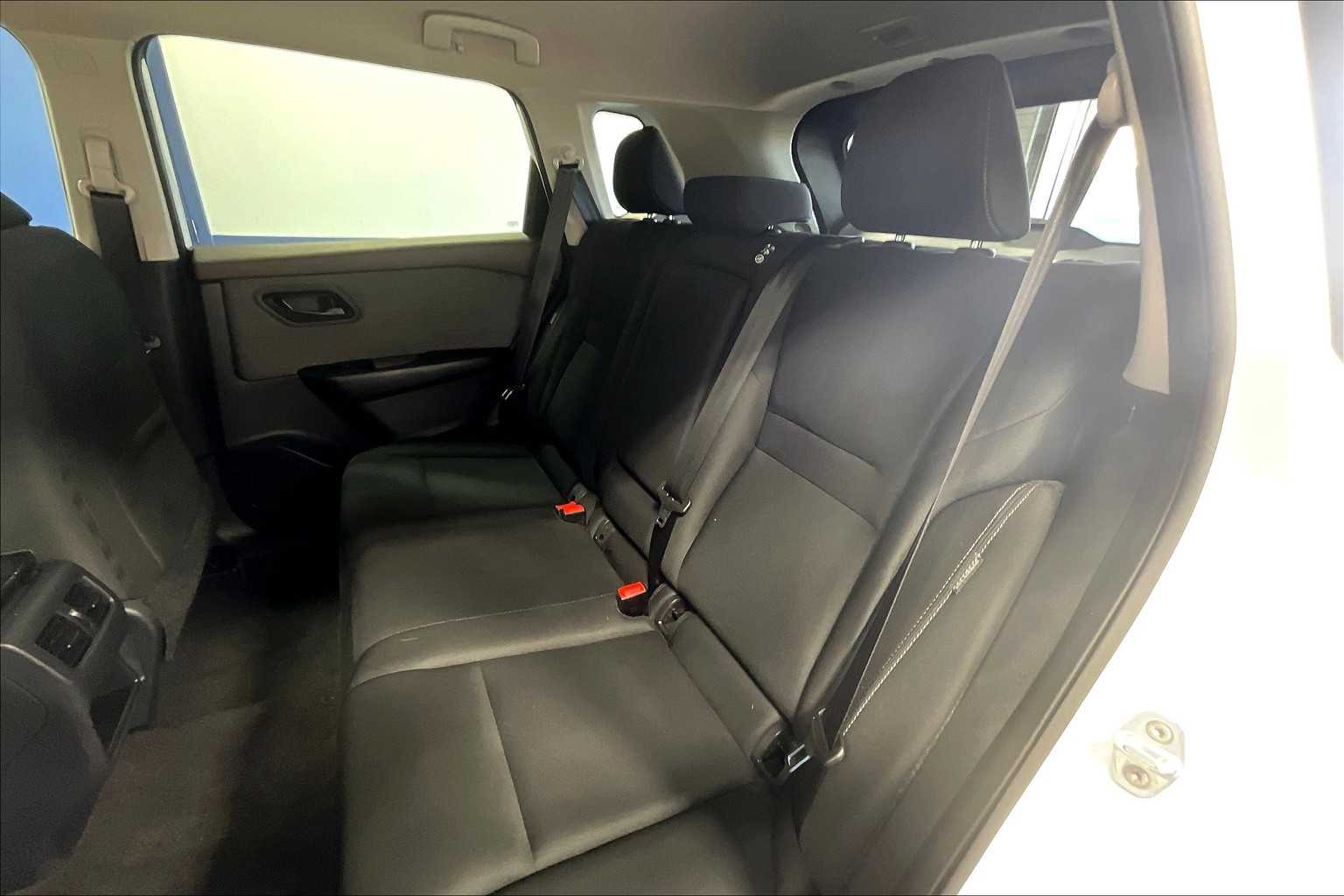 2023 Nissan Rogue S - Photo 15