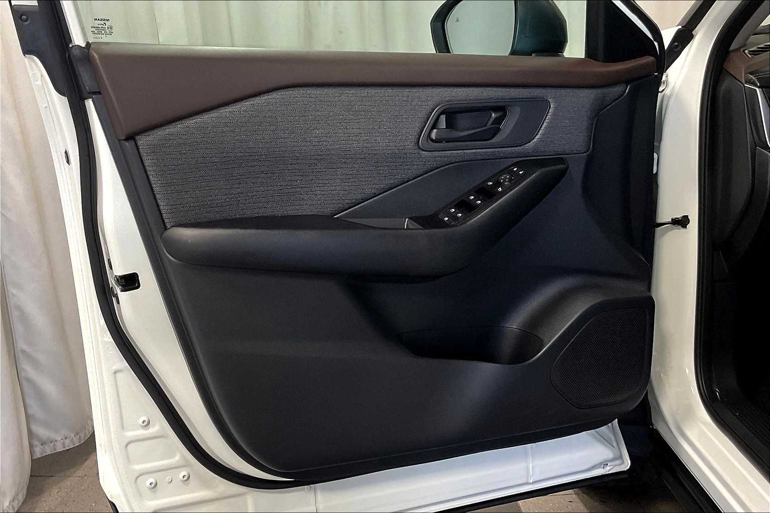 2023 Nissan Rogue S - Photo 9