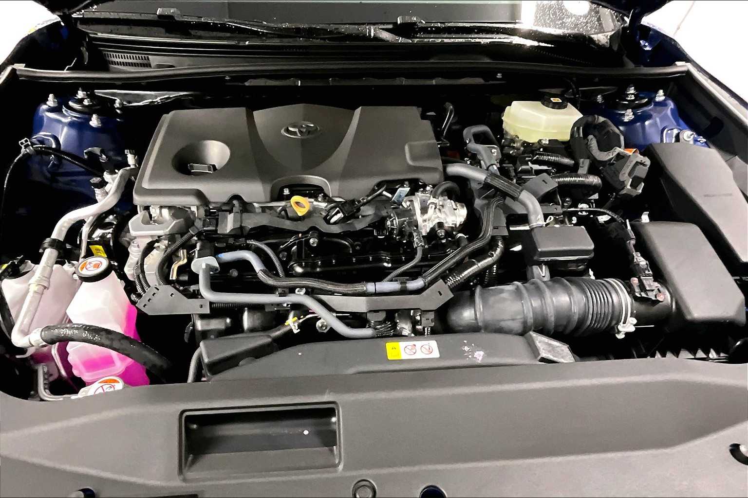 2025 Toyota Camry SE - Photo 16
