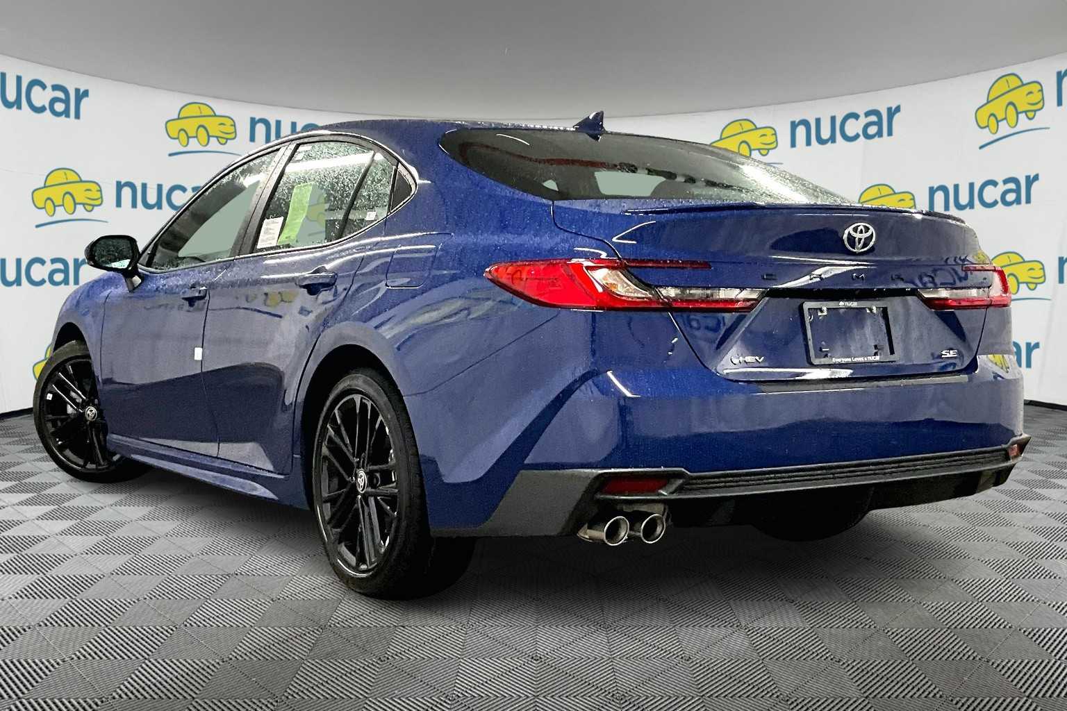 2025 Toyota Camry SE - Photo 5