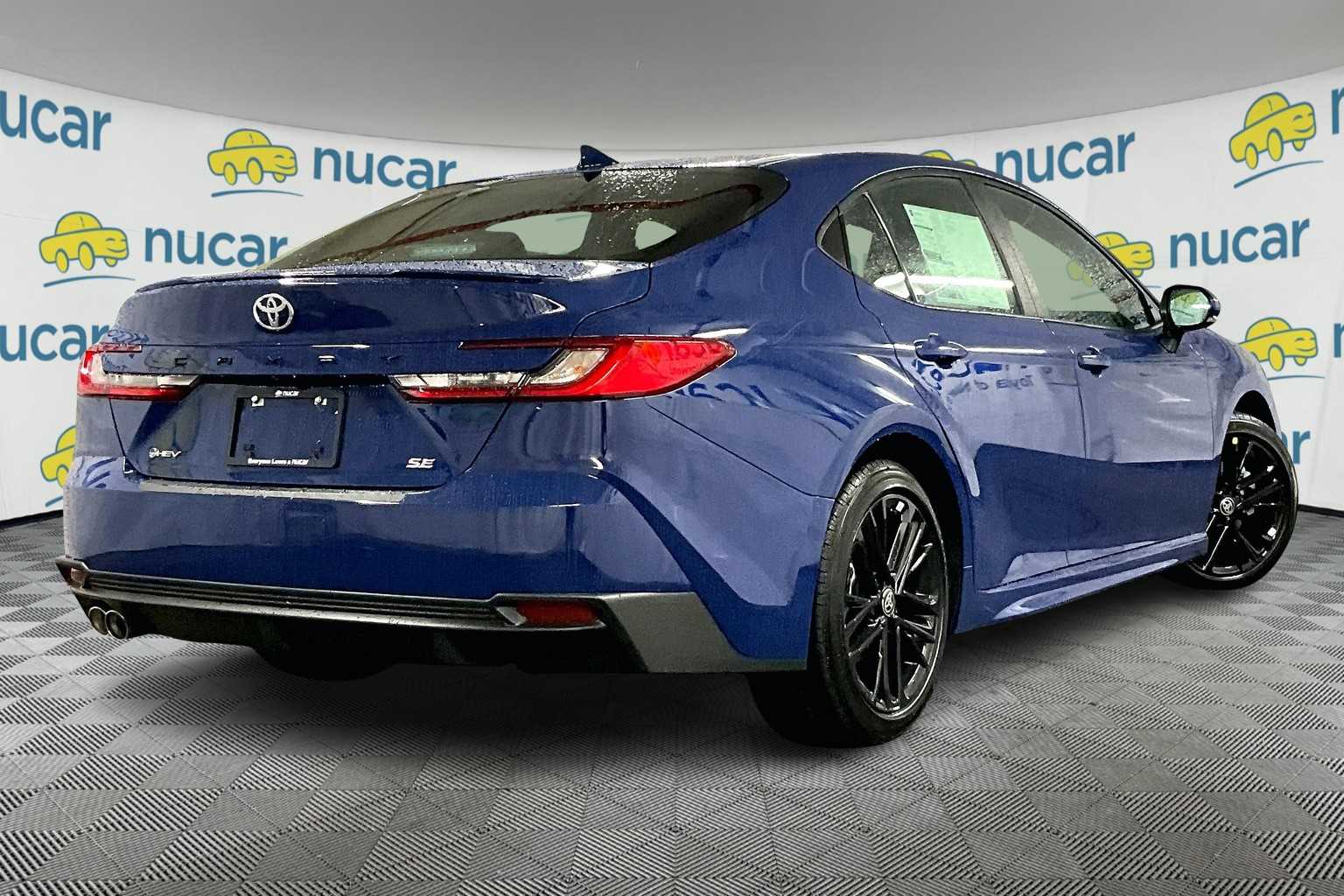 2025 Toyota Camry SE - Photo 7