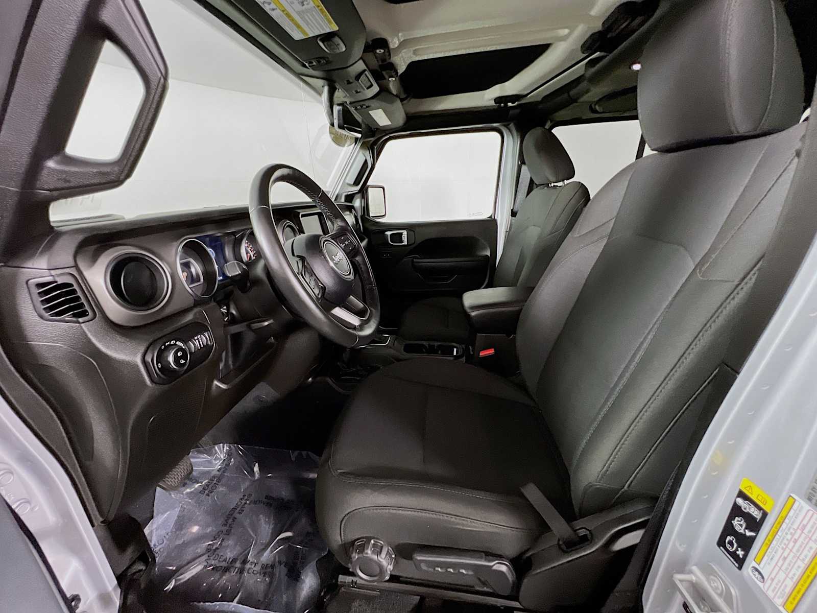 2022 Jeep Gladiator Willys - Photo 21