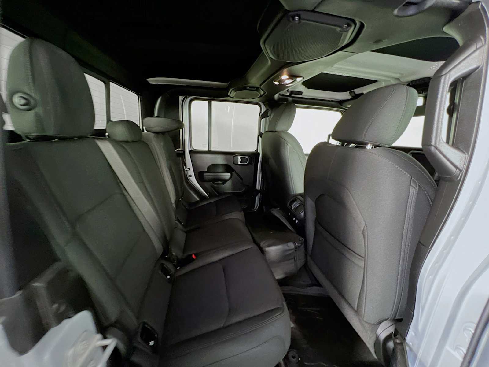 2022 Jeep Gladiator Willys - Photo 25