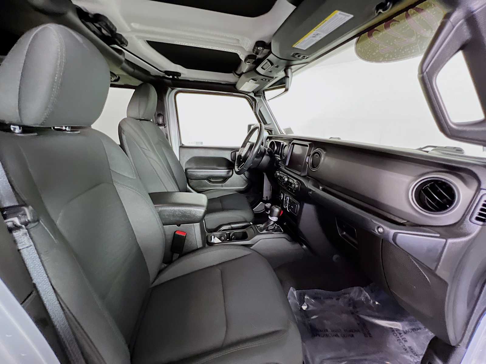 2022 Jeep Gladiator Willys - Photo 26