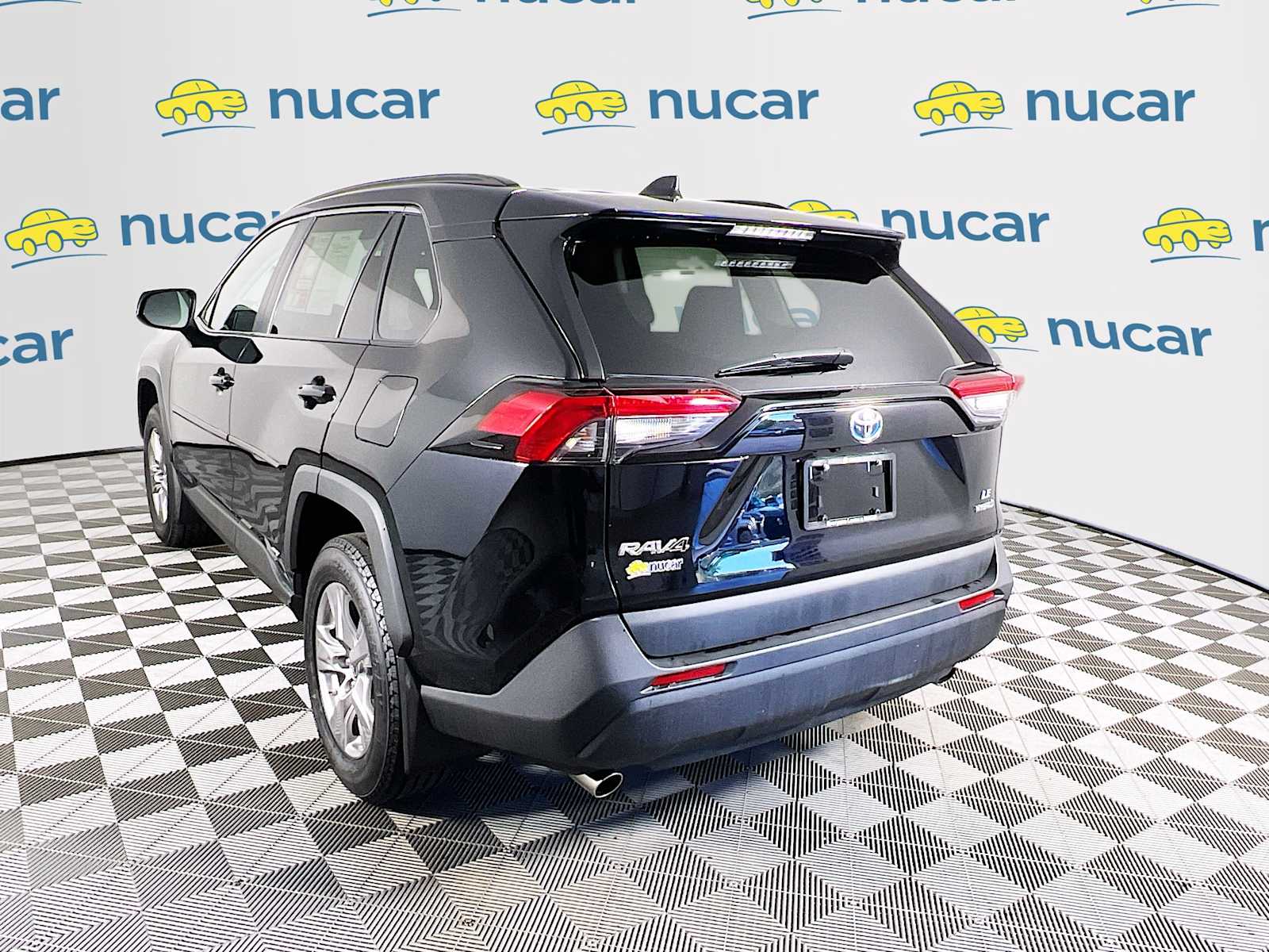 2022 Toyota RAV4 Hybrid LE - Photo 5