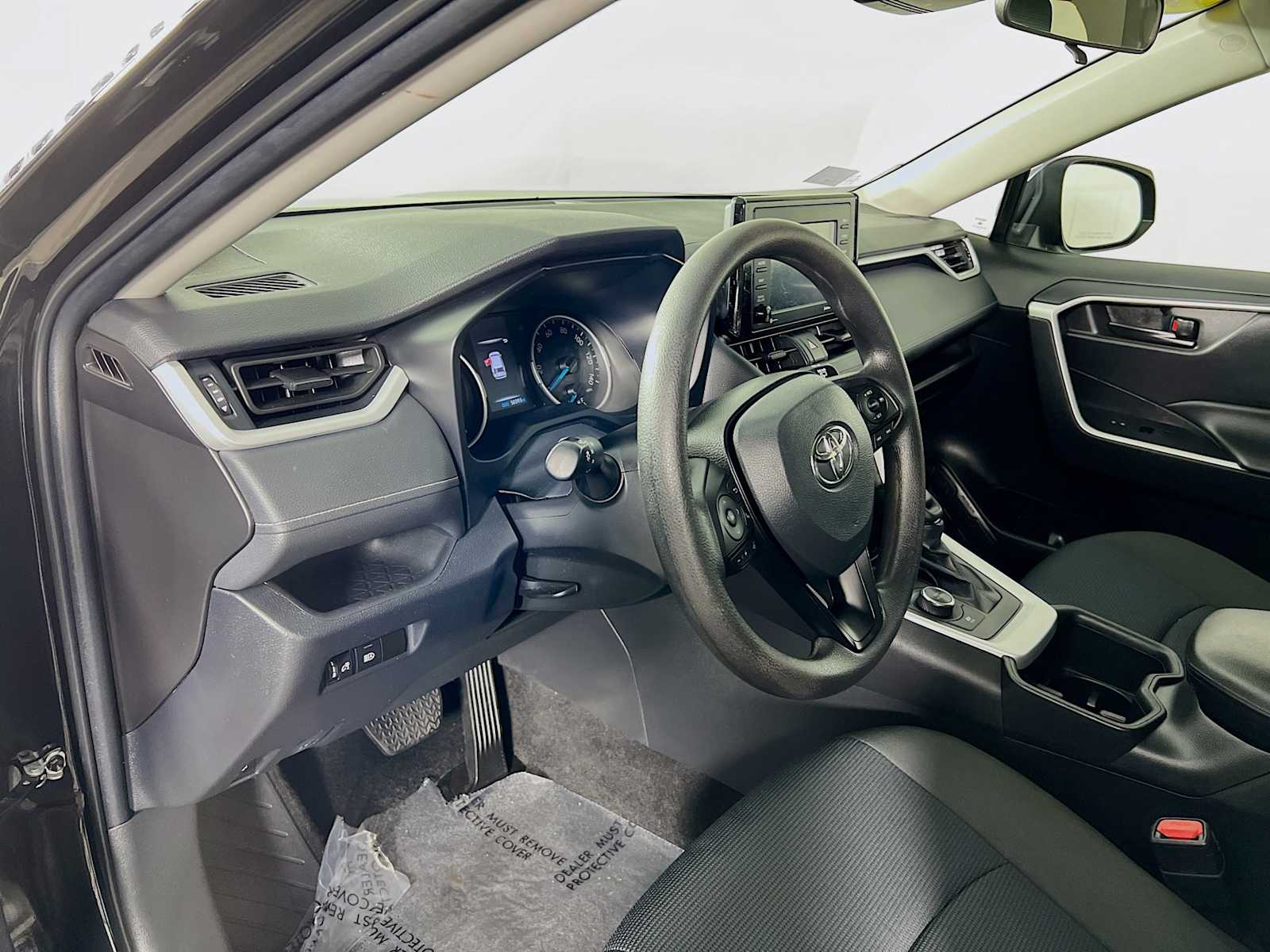 2022 Toyota RAV4 Hybrid LE - Photo 9