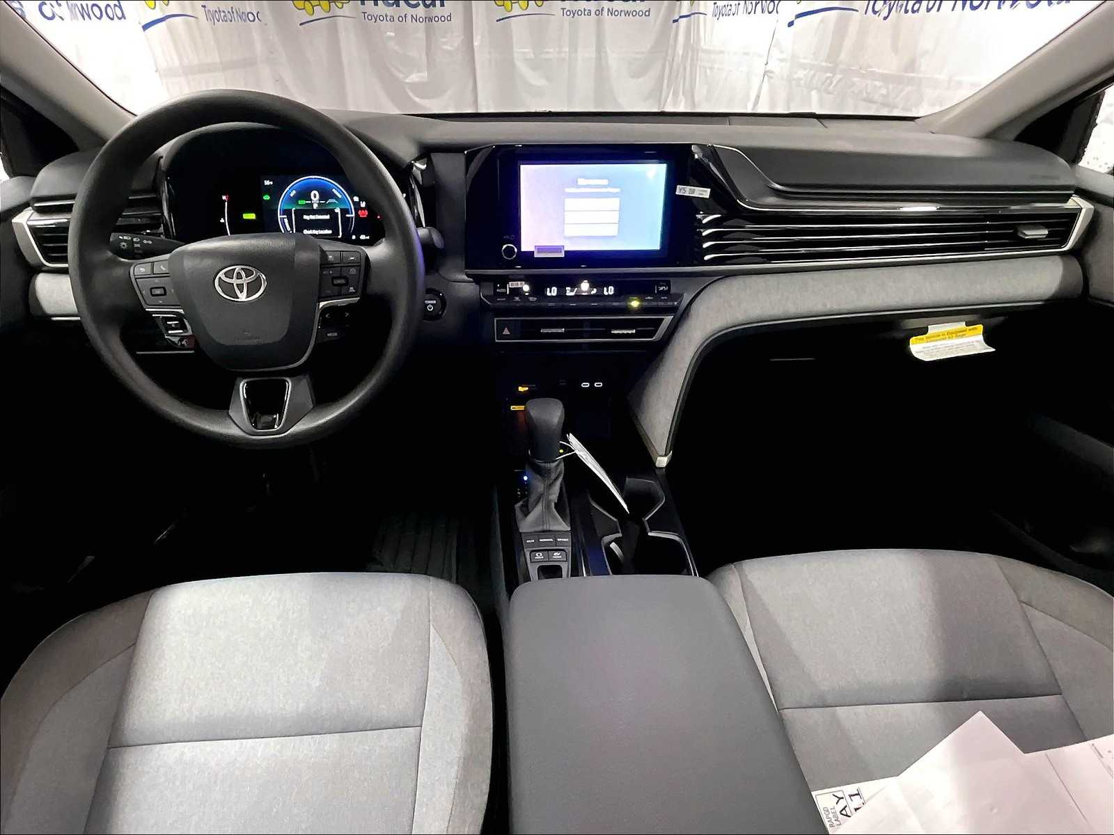 2026 Toyota Camry LE - Photo 12