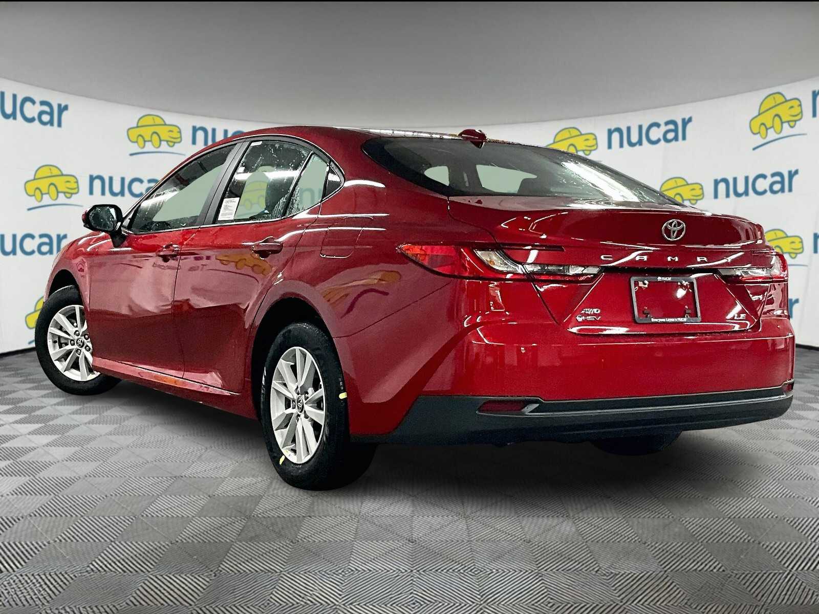 2026 Toyota Camry LE - Photo 5
