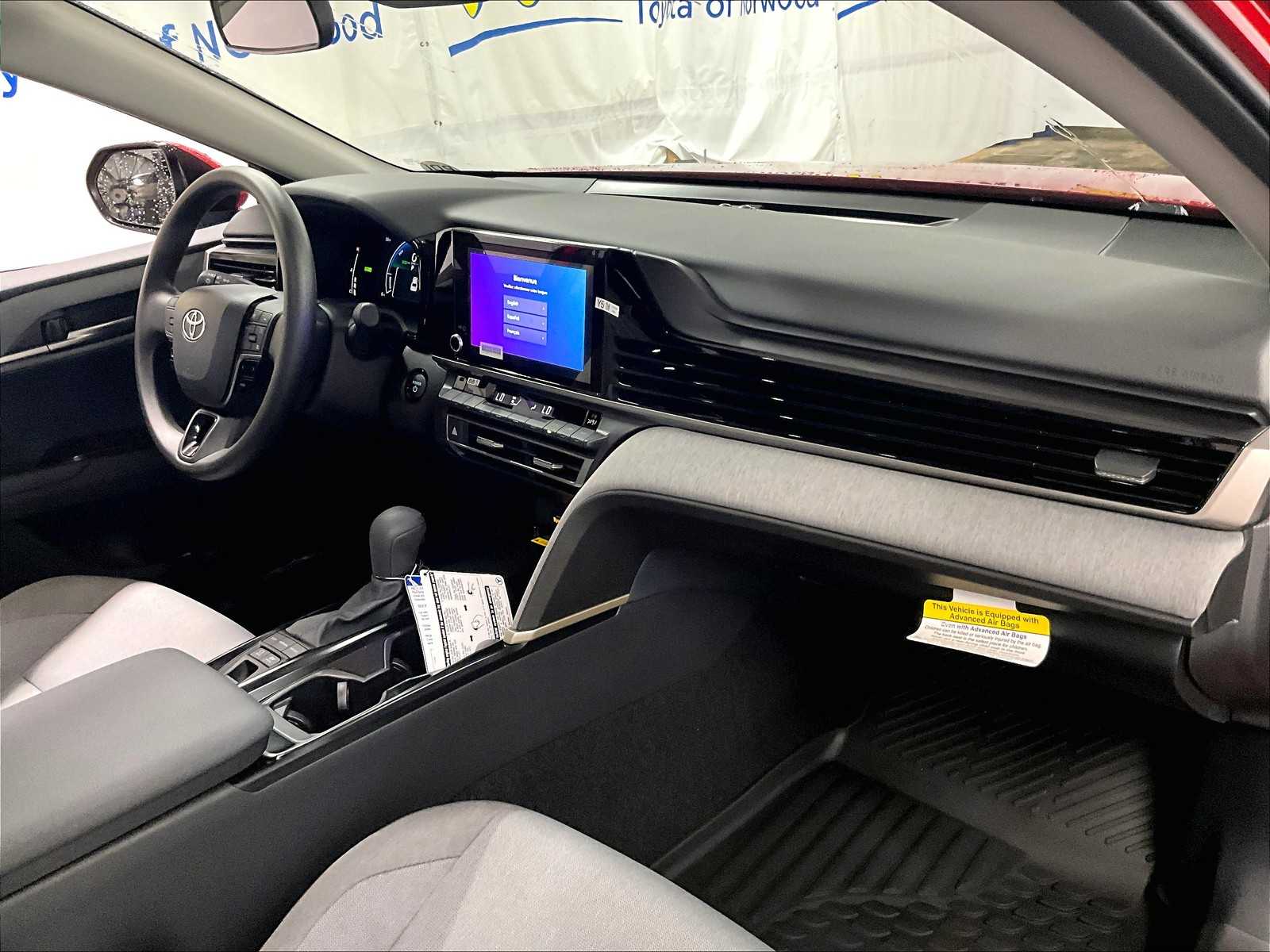 2026 Toyota Camry LE - Photo 10