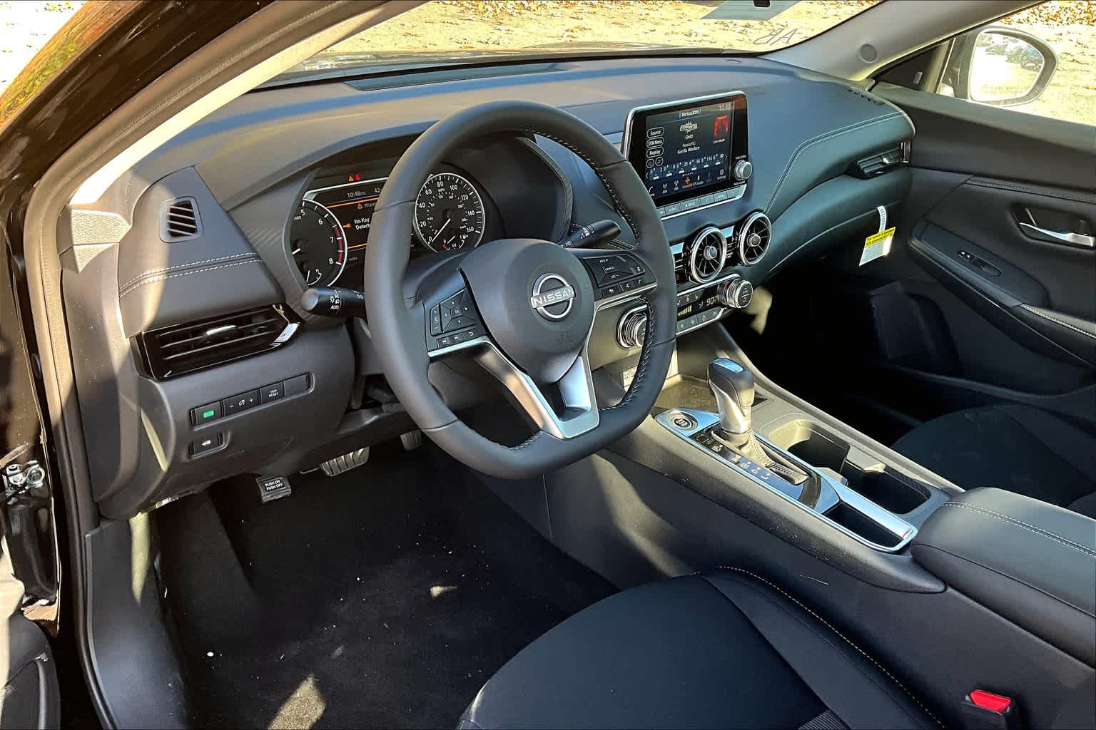 2025 Nissan Sentra SV - Photo 8