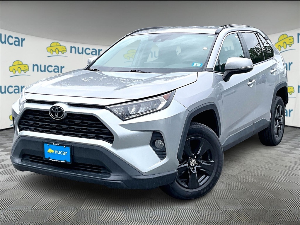 2021 Toyota RAV4 XLE - Photo 12