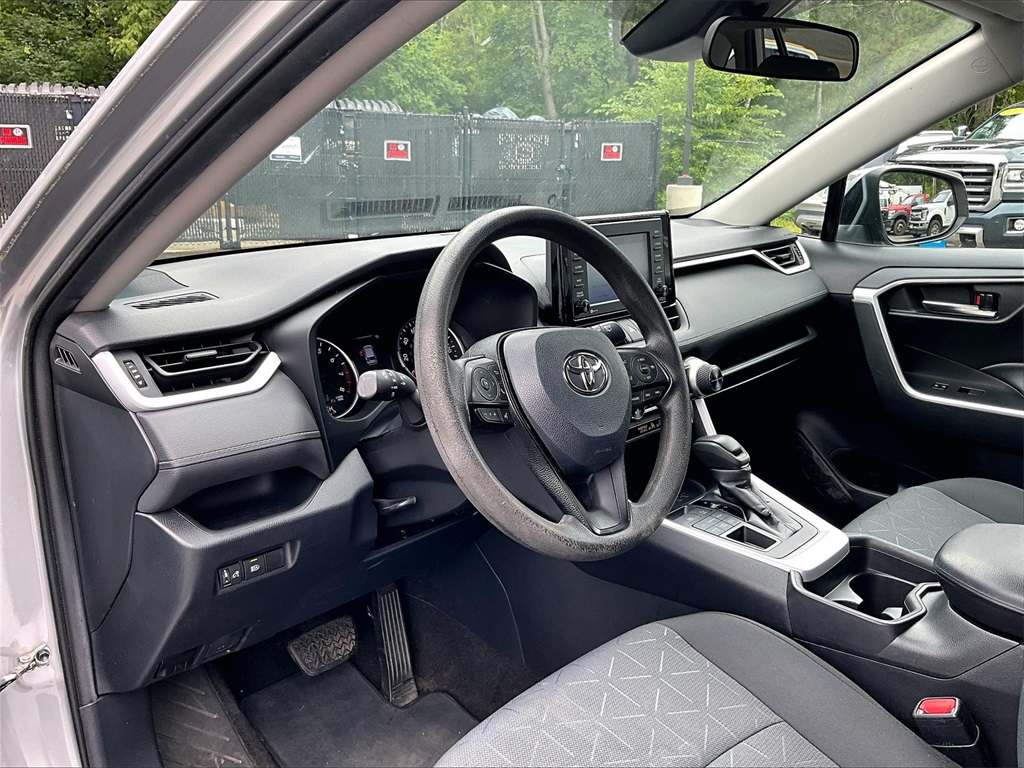 2021 Toyota RAV4 XLE - Photo 14