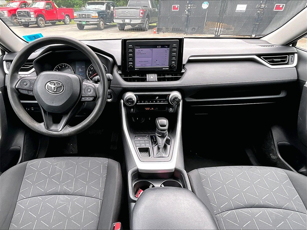 2021 Toyota RAV4 XLE - Photo 16