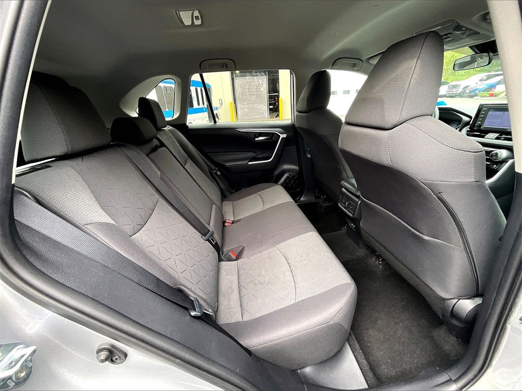 2021 Toyota RAV4 XLE - Photo 22