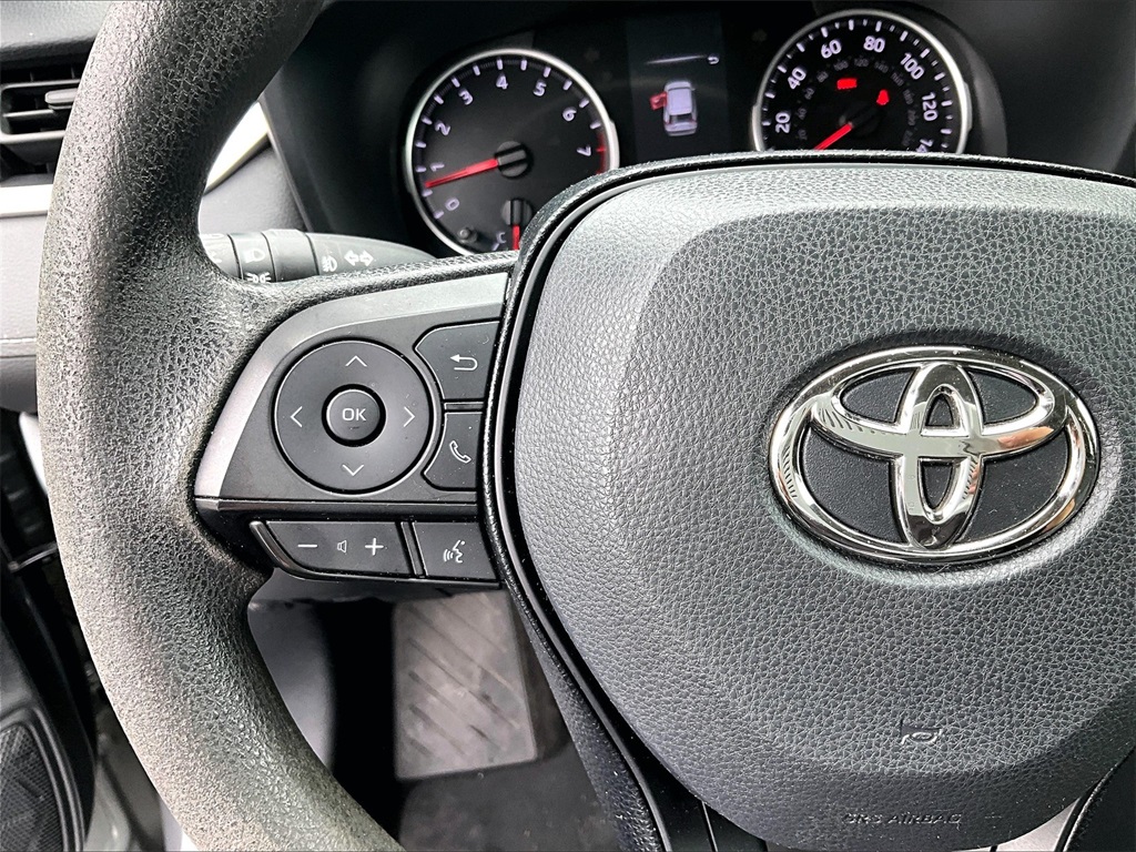 2021 Toyota RAV4 XLE - Photo 23