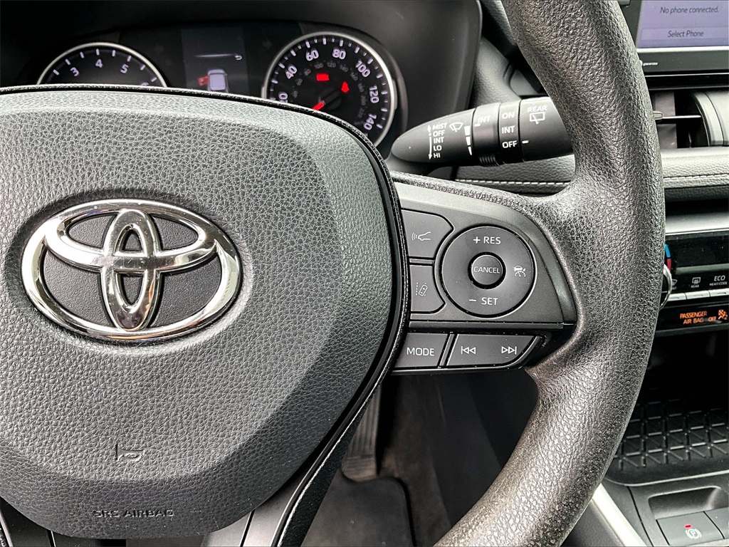 2021 Toyota RAV4 XLE - Photo 24