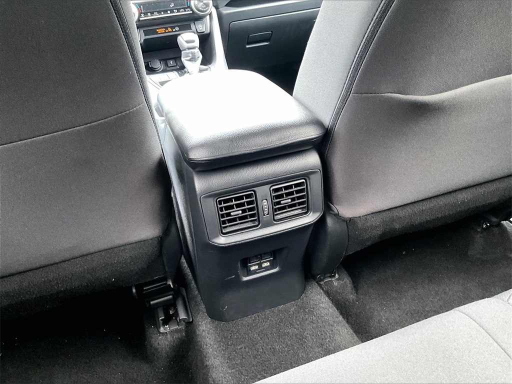 2021 Toyota RAV4 XLE - Photo 28