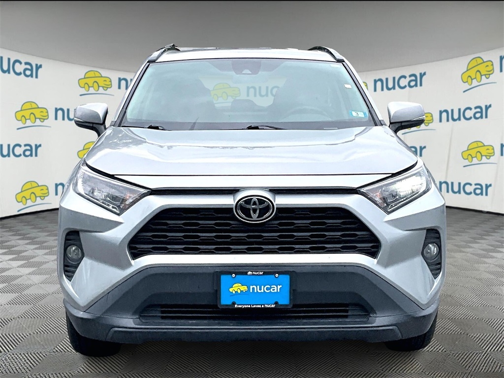 2021 Toyota RAV4 XLE - Photo 3