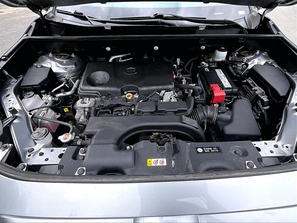 2021 Toyota RAV4 XLE - Photo 10