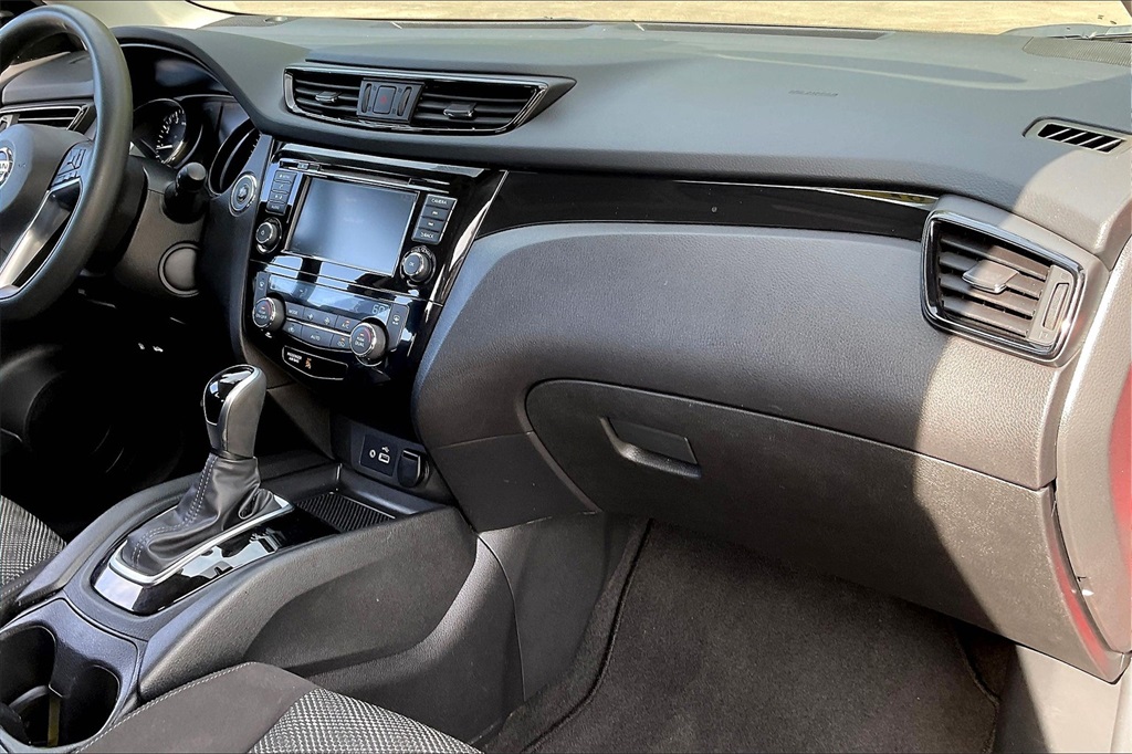 2019 Nissan Rogue Sport SV - Photo 14
