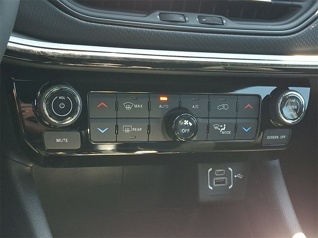 2025 Jeep Compass Limited - Photo 12