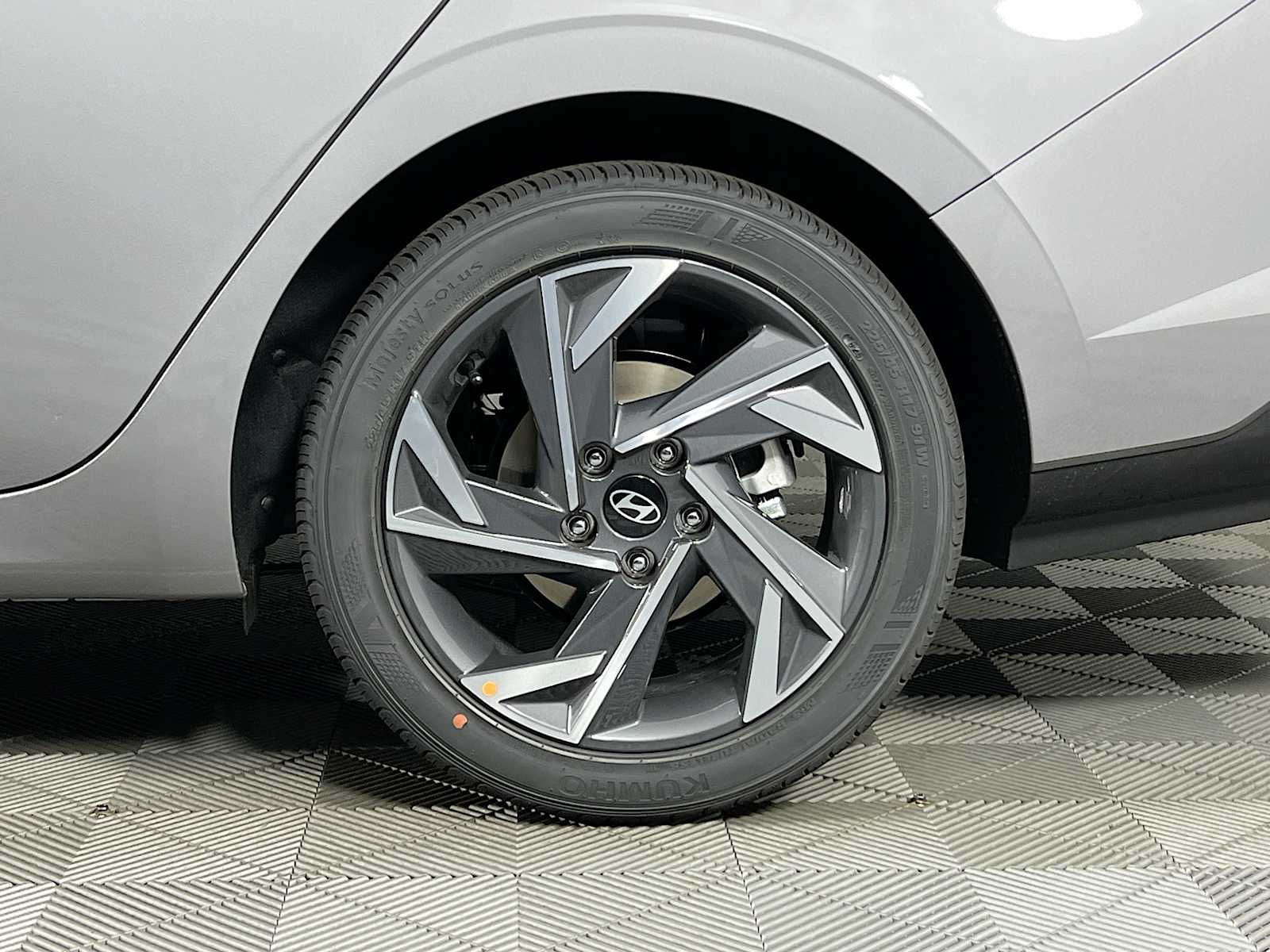 2025 Hyundai Elantra SEL Sport - Photo 18
