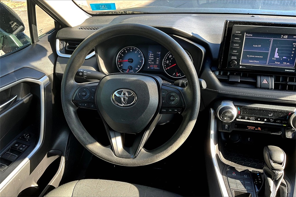 2022 Toyota RAV4 XLE - Photo 17