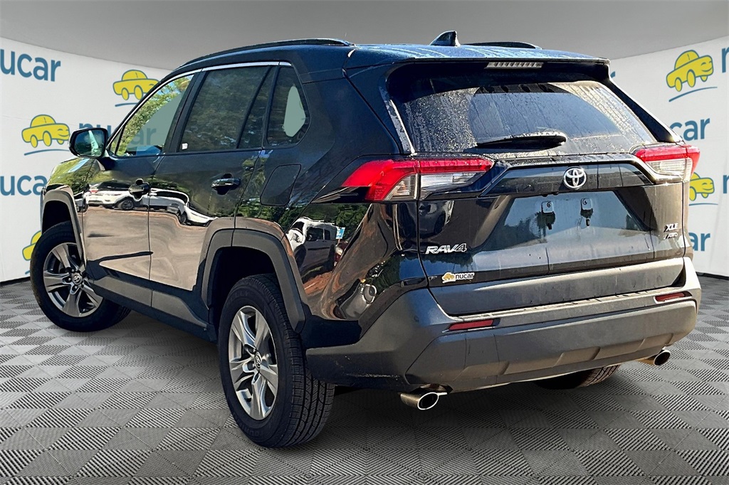 2022 Toyota RAV4 XLE - Photo 4