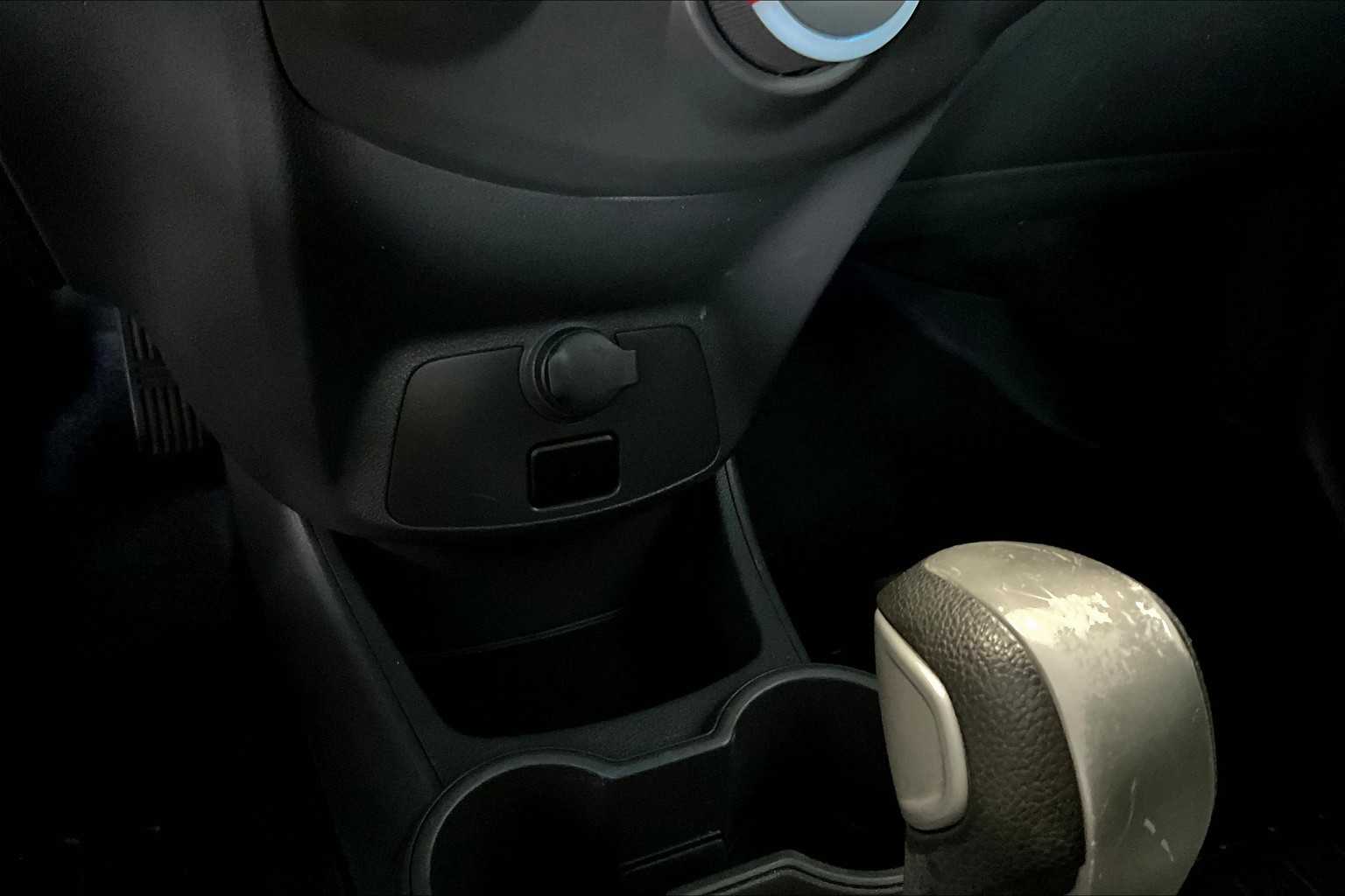 2014 Chevrolet Spark LS - Photo 21