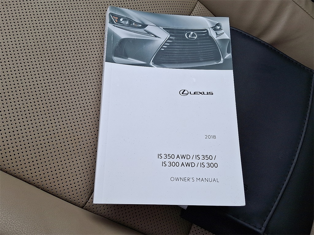 2018 Lexus IS 300 - Photo 26