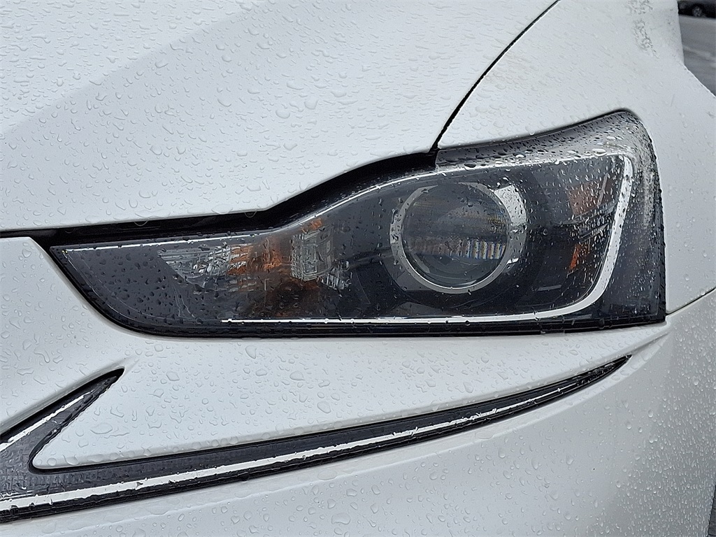 2018 Lexus IS 300 - Photo 9