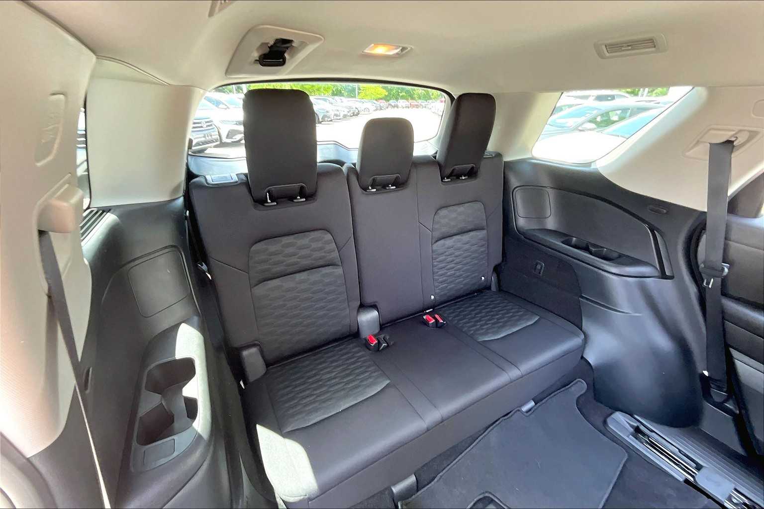 2024 Nissan Pathfinder SV - Photo 17