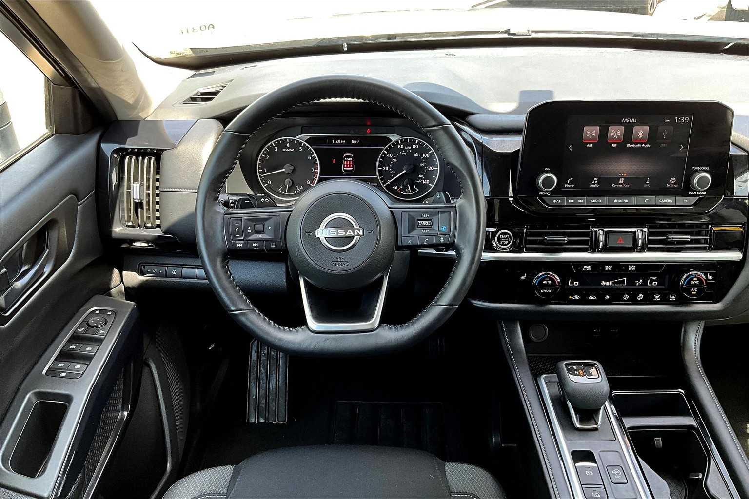 2024 Nissan Pathfinder SV - Photo 18