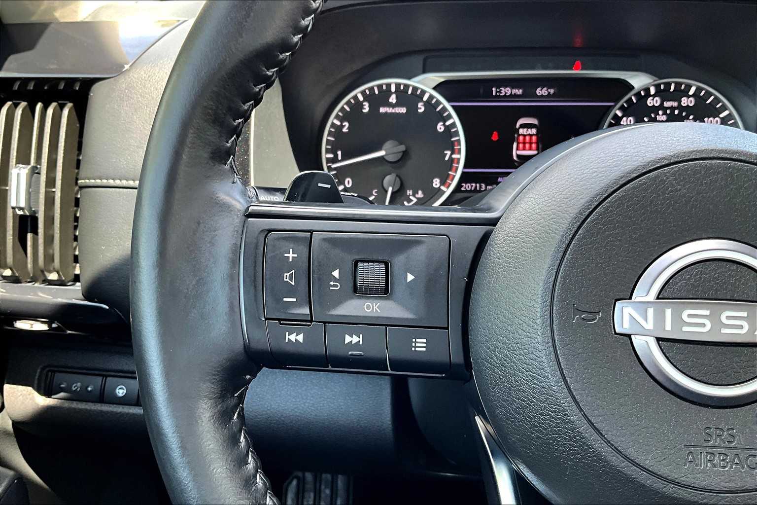 2024 Nissan Pathfinder SV - Photo 23