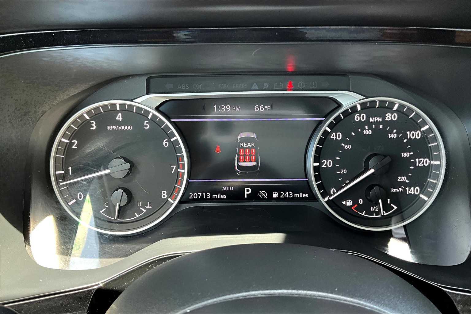 2024 Nissan Pathfinder SV - Photo 25
