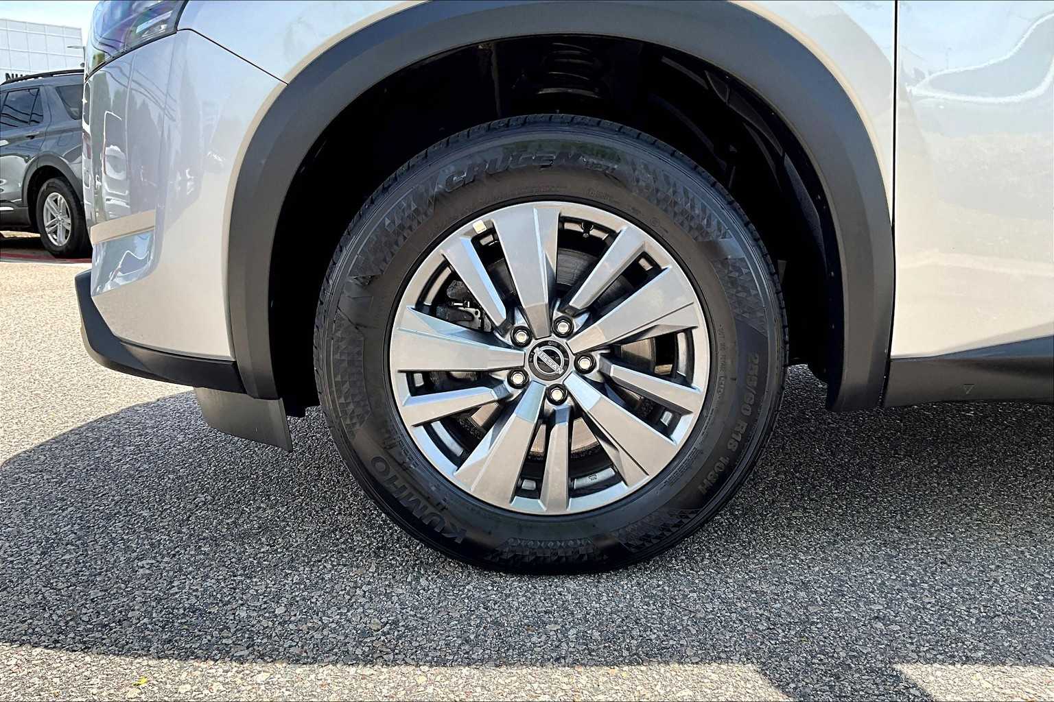 2024 Nissan Pathfinder SV - Photo 7