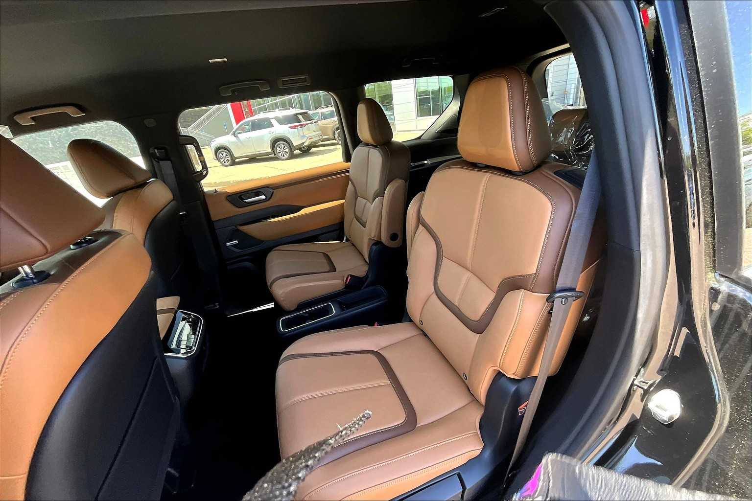 2025 Nissan Armada SL - Photo 14
