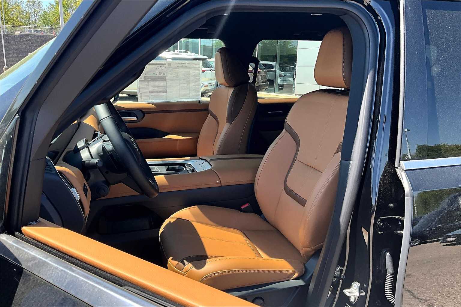 2025 Nissan Armada SL - Photo 10