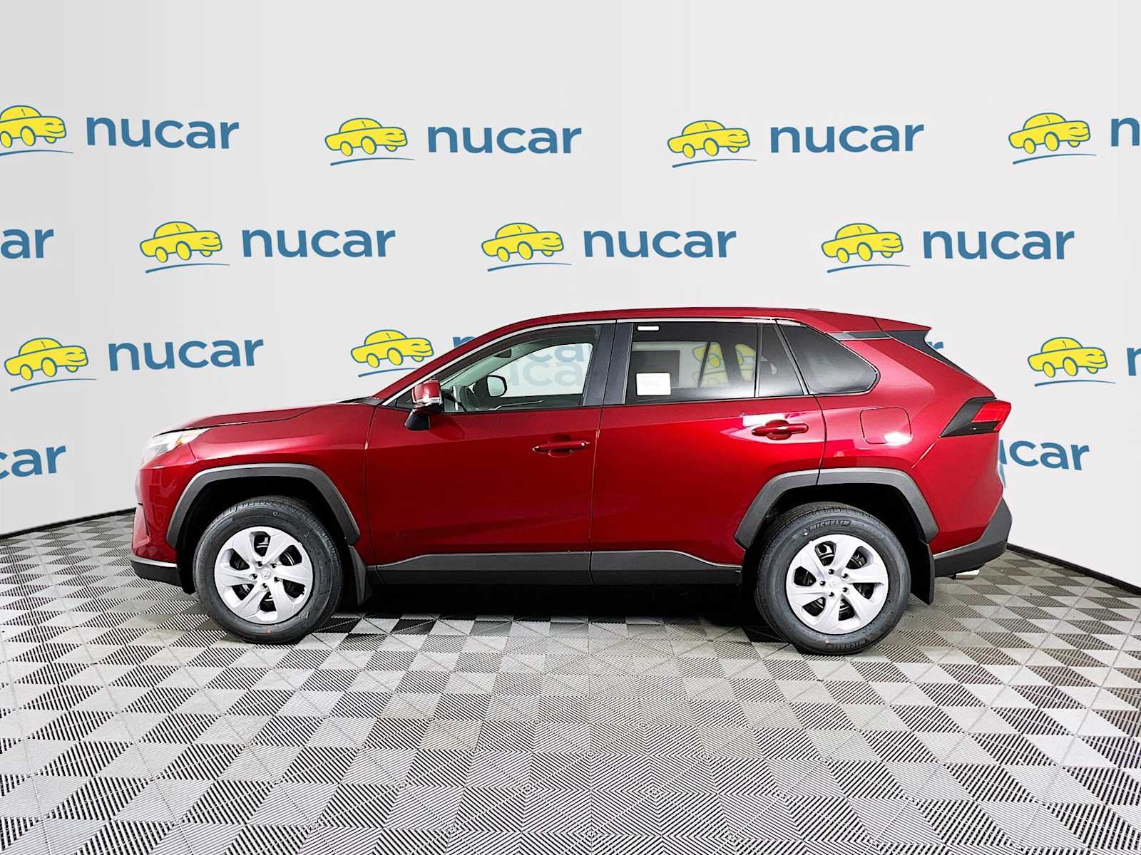 2025 Toyota RAV4 LE - Photo 3