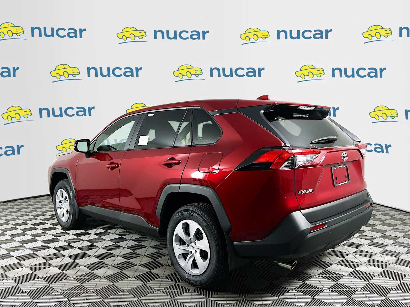 2025 Toyota RAV4 LE - Photo 4