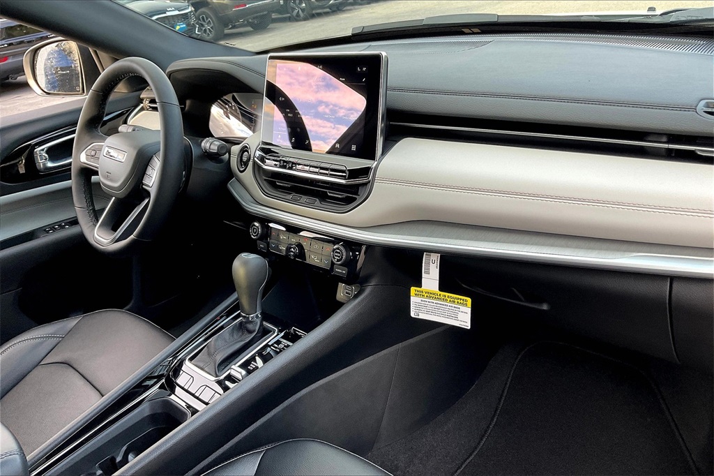 2025 Jeep Compass Limited - Photo 10