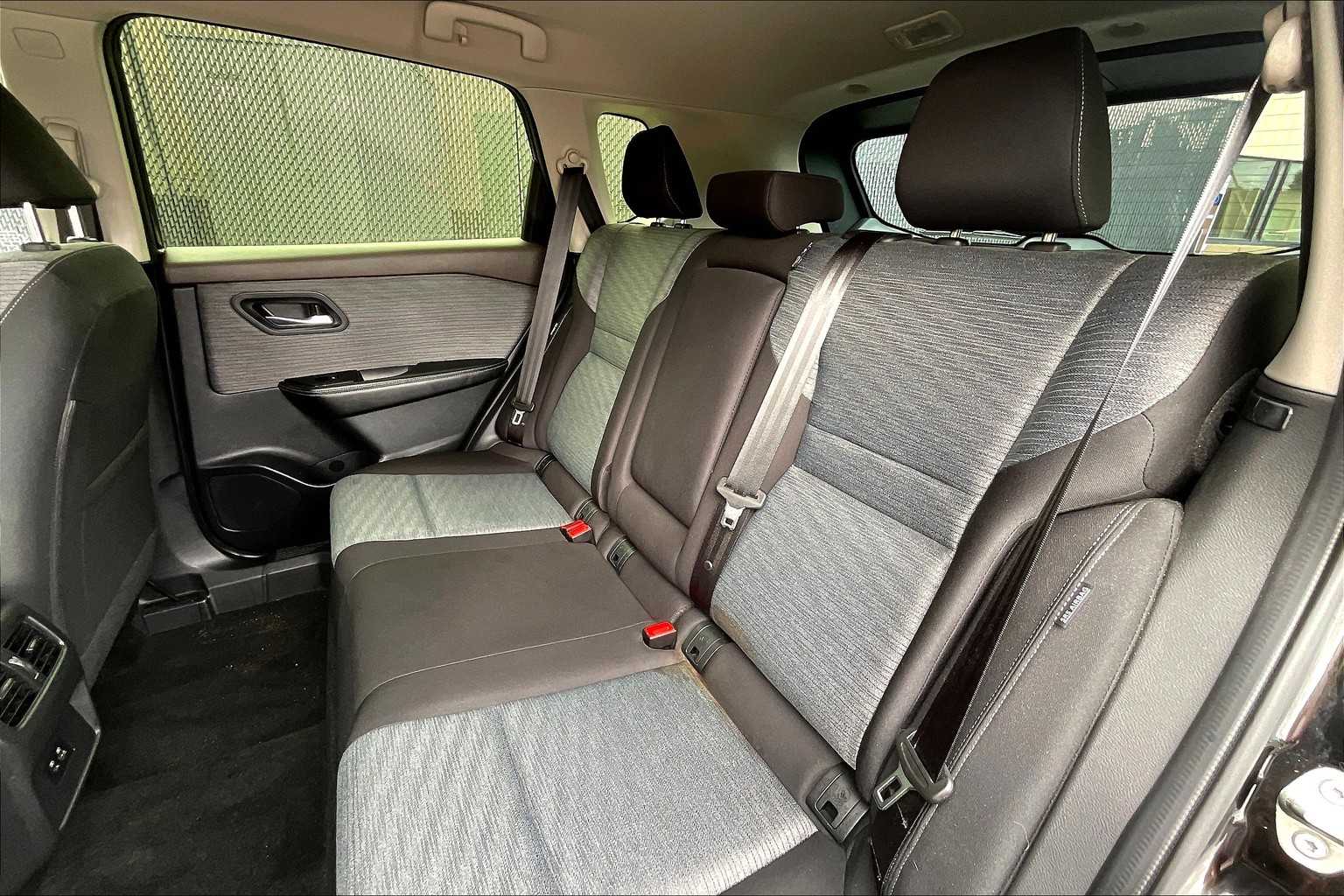 2023 Nissan Rogue SV - Photo 15