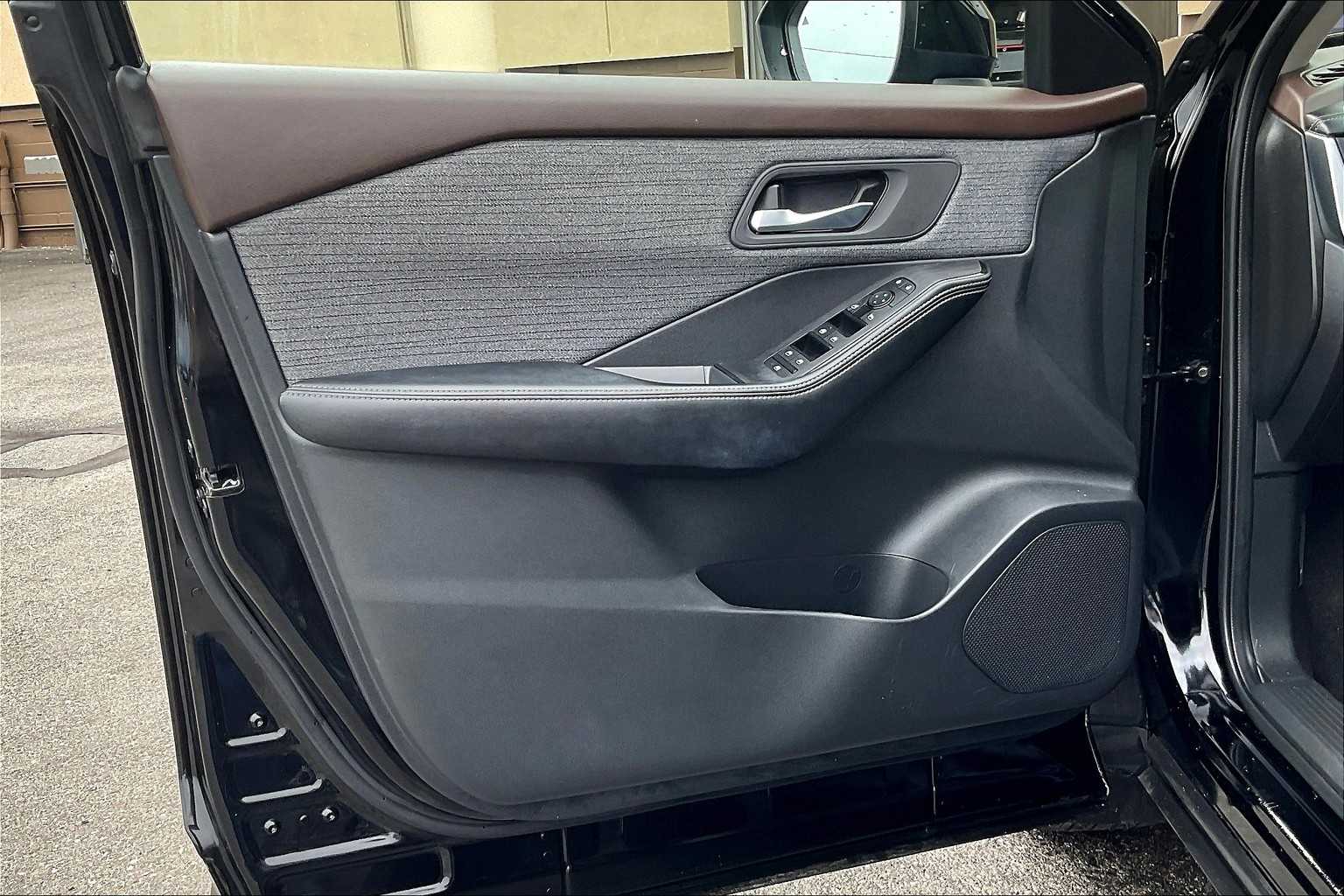2023 Nissan Rogue SV - Photo 9