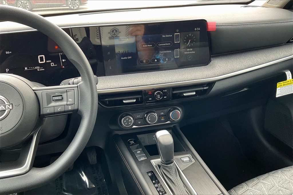 2025 Nissan Kicks SV - Photo 13