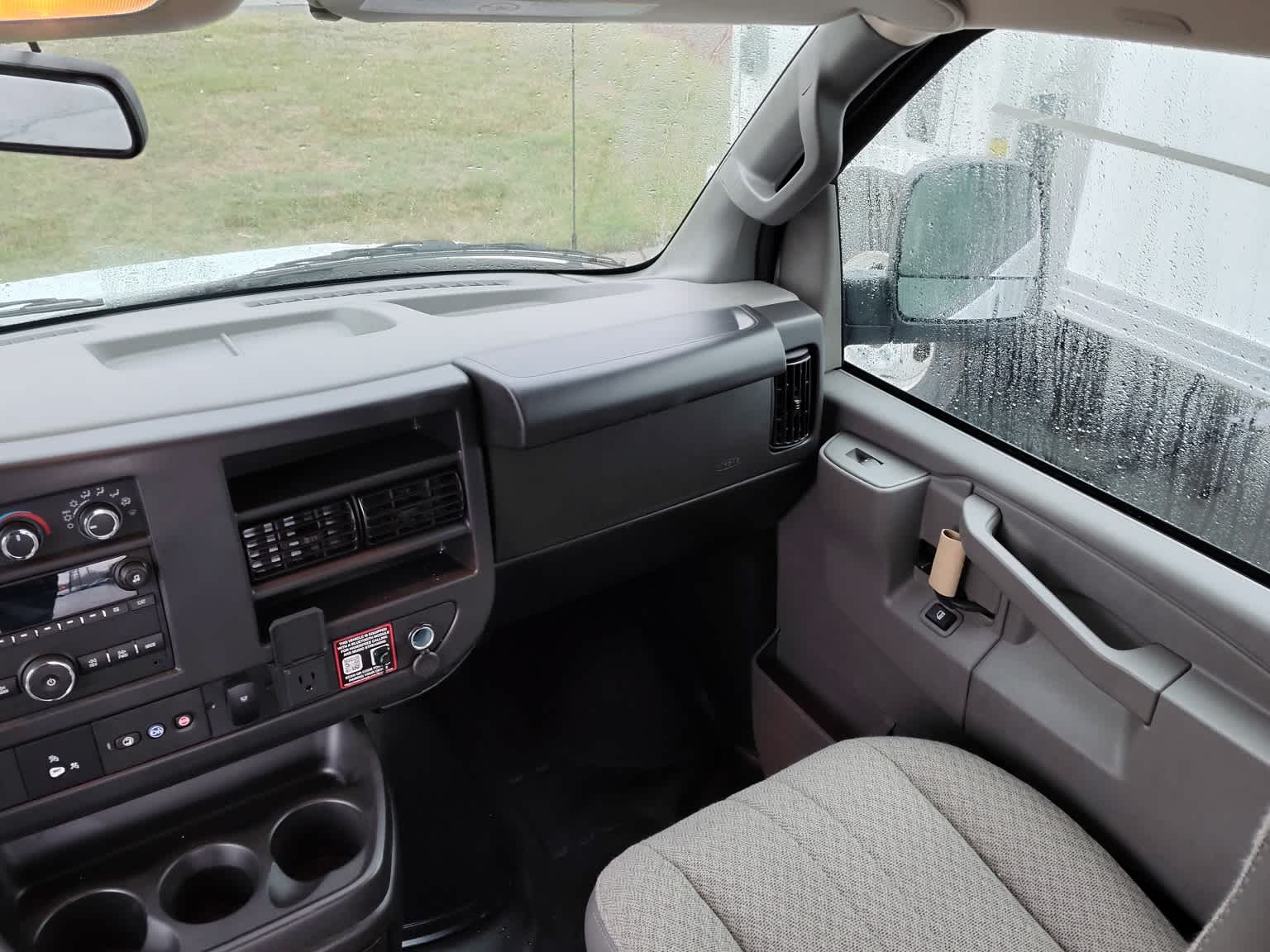 2025 Chevrolet Express  - Photo 19