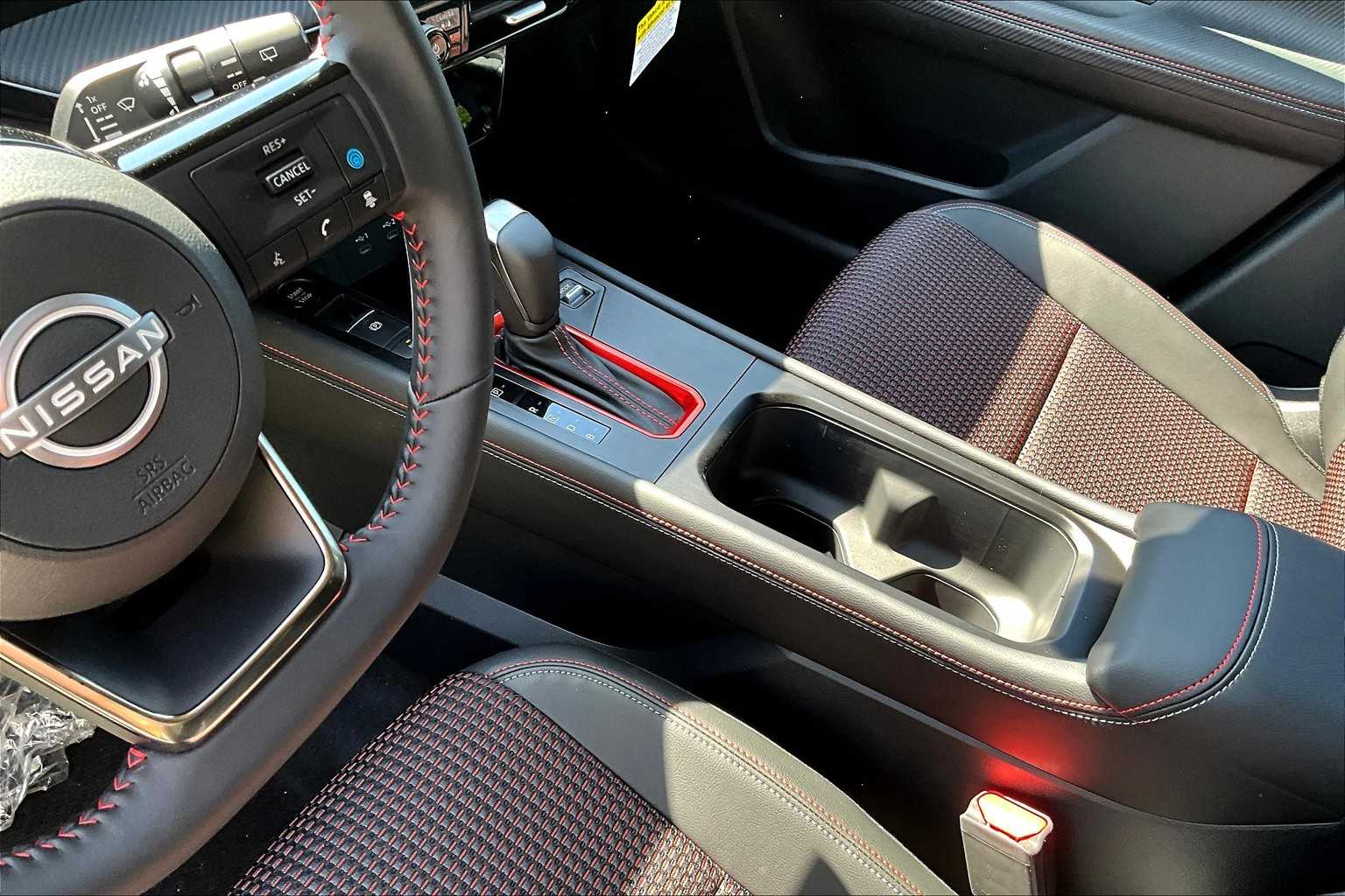2025 Nissan Kicks SR - Photo 13