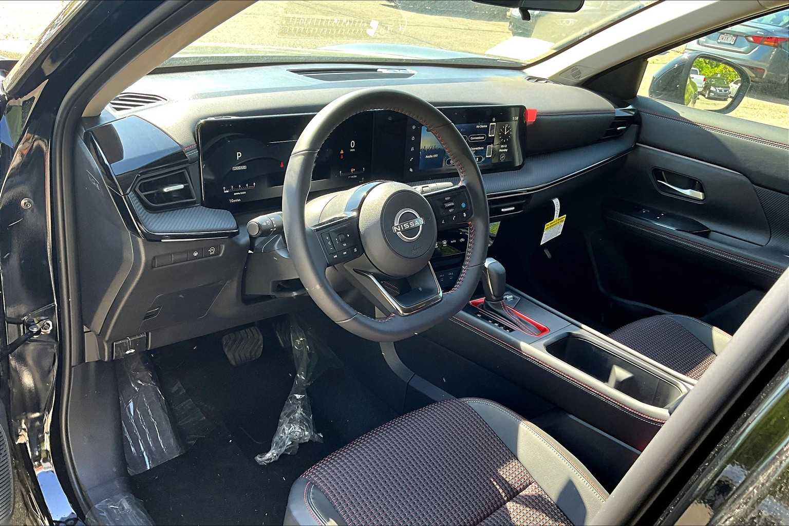 2025 Nissan Kicks SR - Photo 8