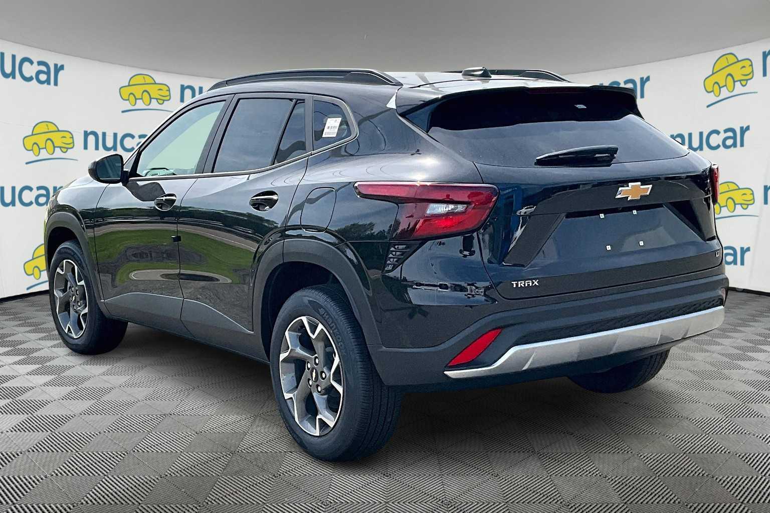 2025 Chevrolet Trax LT - Photo 5