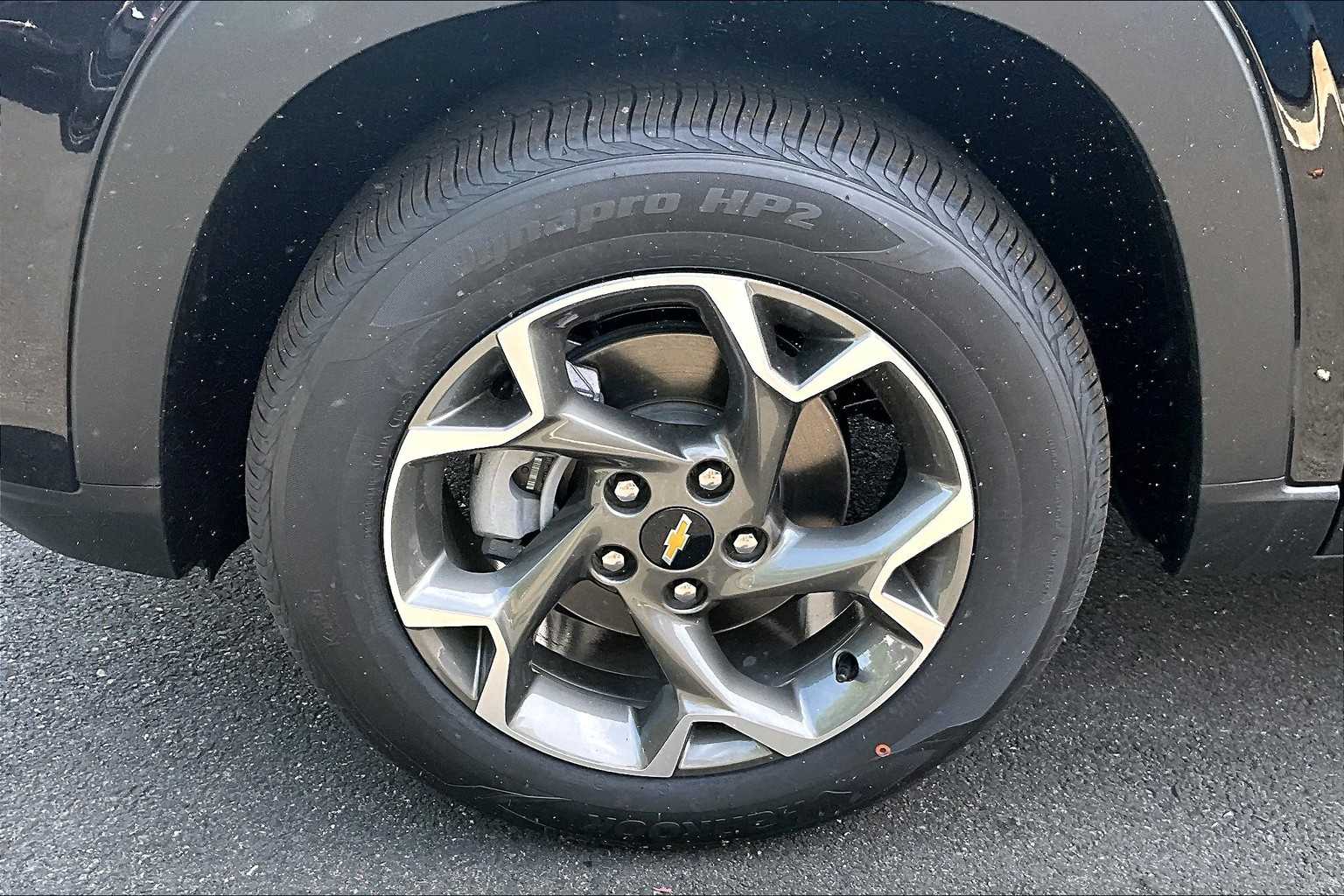 2025 Chevrolet Trax LT - Photo 8