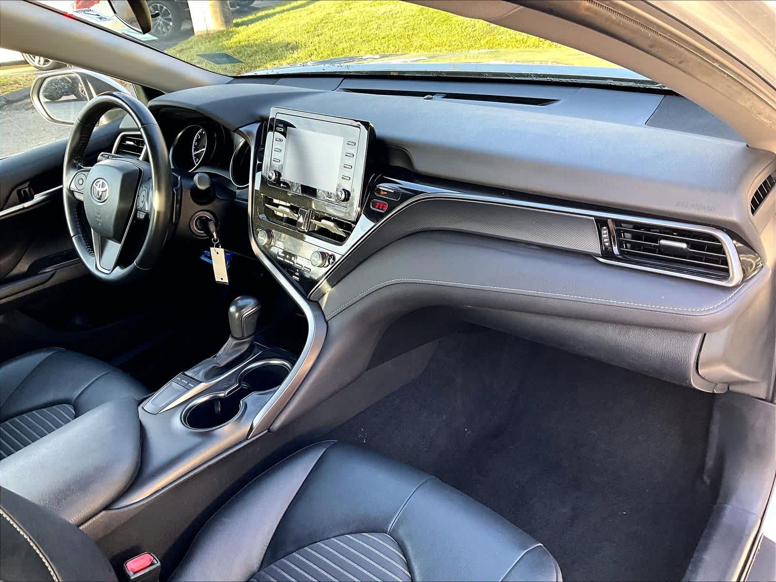 2024 Toyota Camry SE - Photo 14
